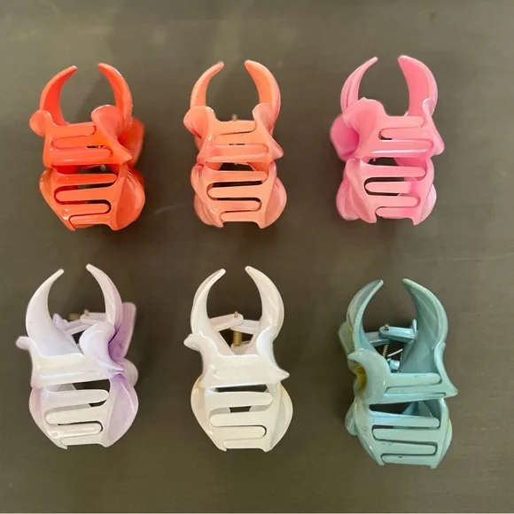 Plumeria Bright Orange Mango Center Floral Flower Glossy 3" Hawaiian Hair Clip - Picture 3 of 5